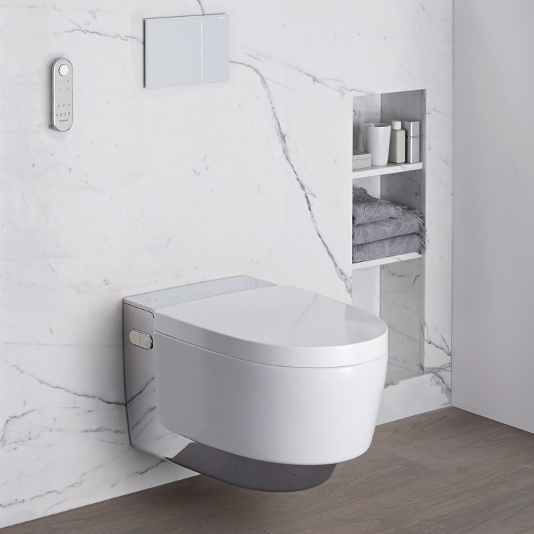 Geberit AquaClean Mera가 있는 배리어 프리 욕실 Geberit AquaClean Mera가 있는 배리어 프리 욕실