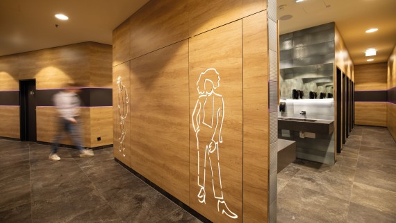 Entrance area of the sanitary installations in the FMZ shopping centre