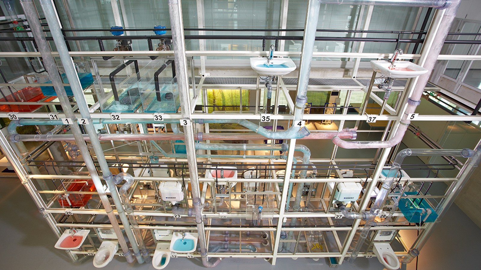 Geberit 유압 타워 Geberit 유압 타워