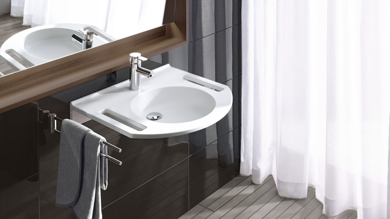 Geberit Publica washbasin with gripping aids Geberit Publica washbasin with gripping aids