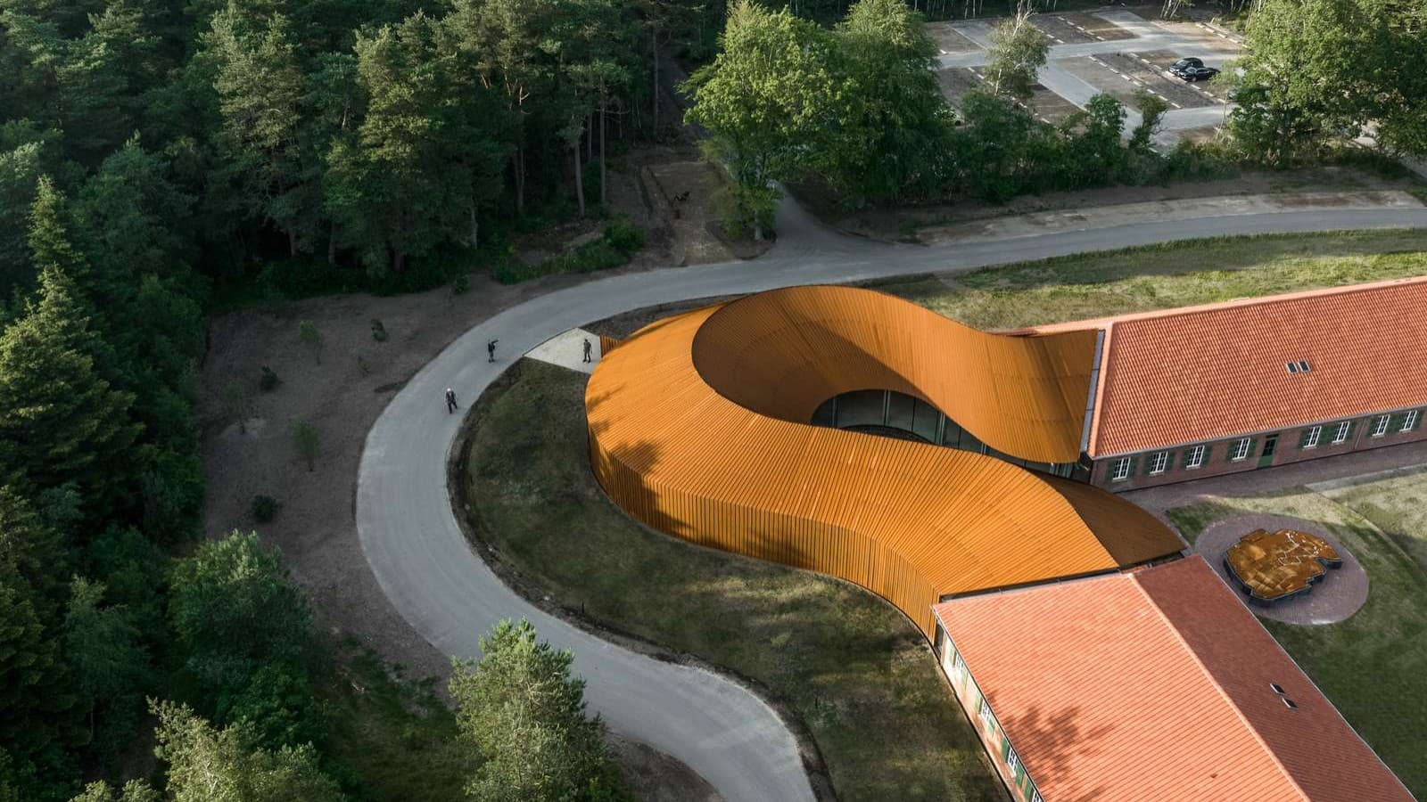 On Facebook, the reviews of the new Flugt Refugee Museum are positive: "Excellent design and very relevant exhibition" (© R_Hjortshoj) On Facebook, the reviews of the new Flugt Refugee Museum are positive: "Excellent design and very relevant exhibition" (© R_Hjortshoj)