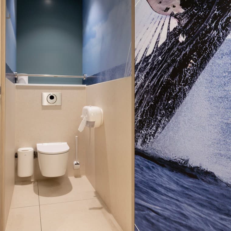 Geberit ONE wall-hung WC with TurboFlush technology and automatic flush actuation Geberit ONE wall-hung WC with TurboFlush technology and automatic flush actuation