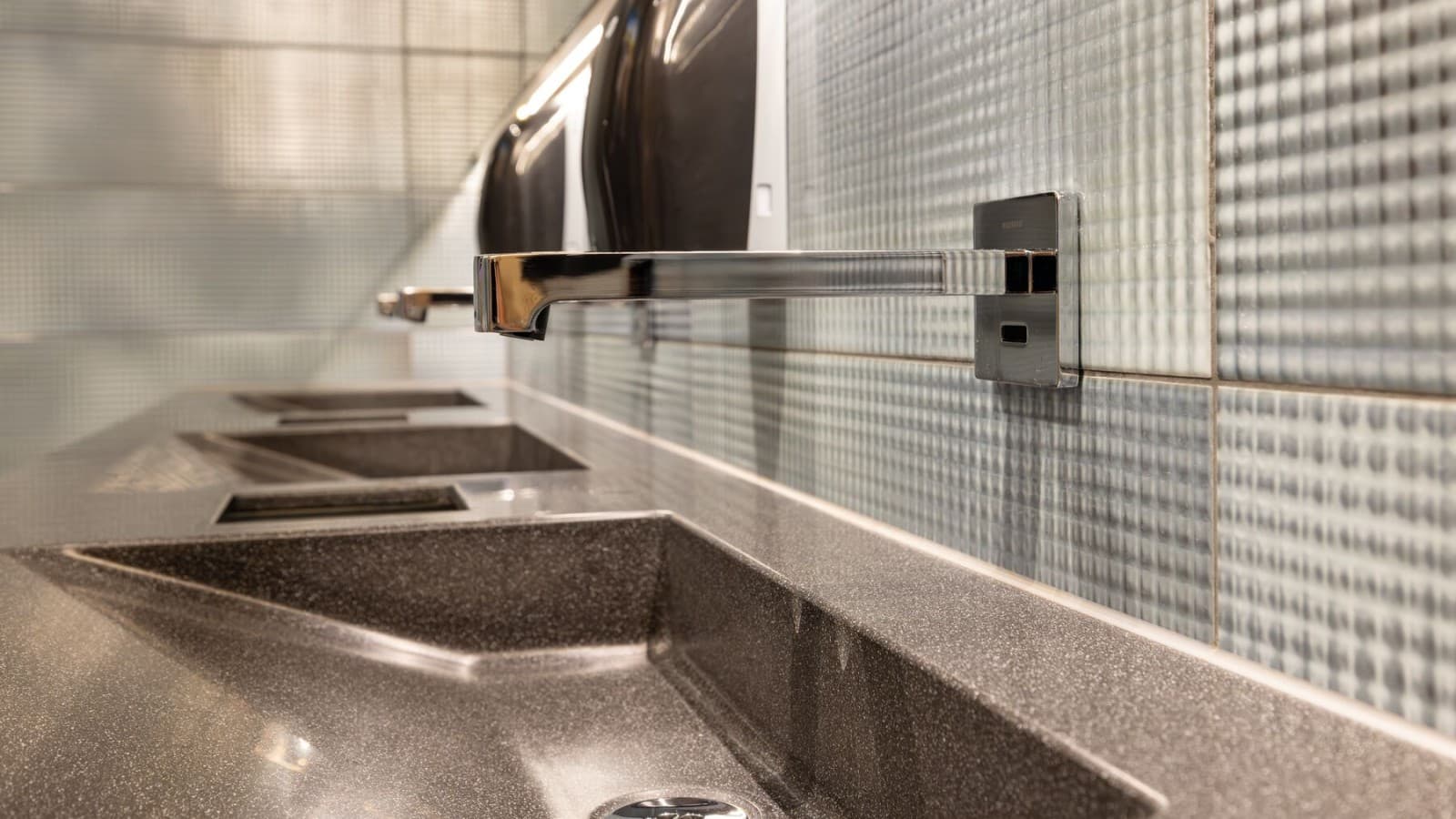 Geberit Brenta wall-mounted tap for the washbasin area Geberit Brenta wall-mounted tap for the washbasin area